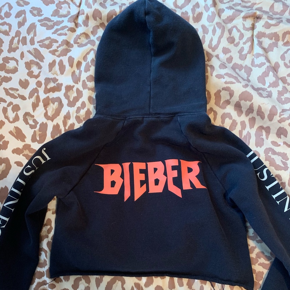 Justin Bieber black cropped hoodie